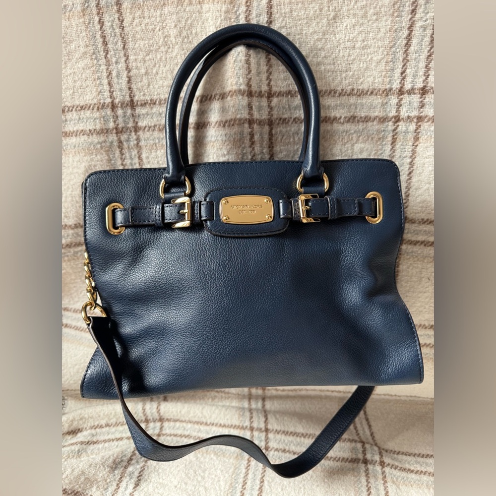Michael Kors navy blue purse in EXCELLENT condition.